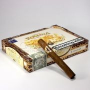 Vegas Robaina Familiares - Pack of 25